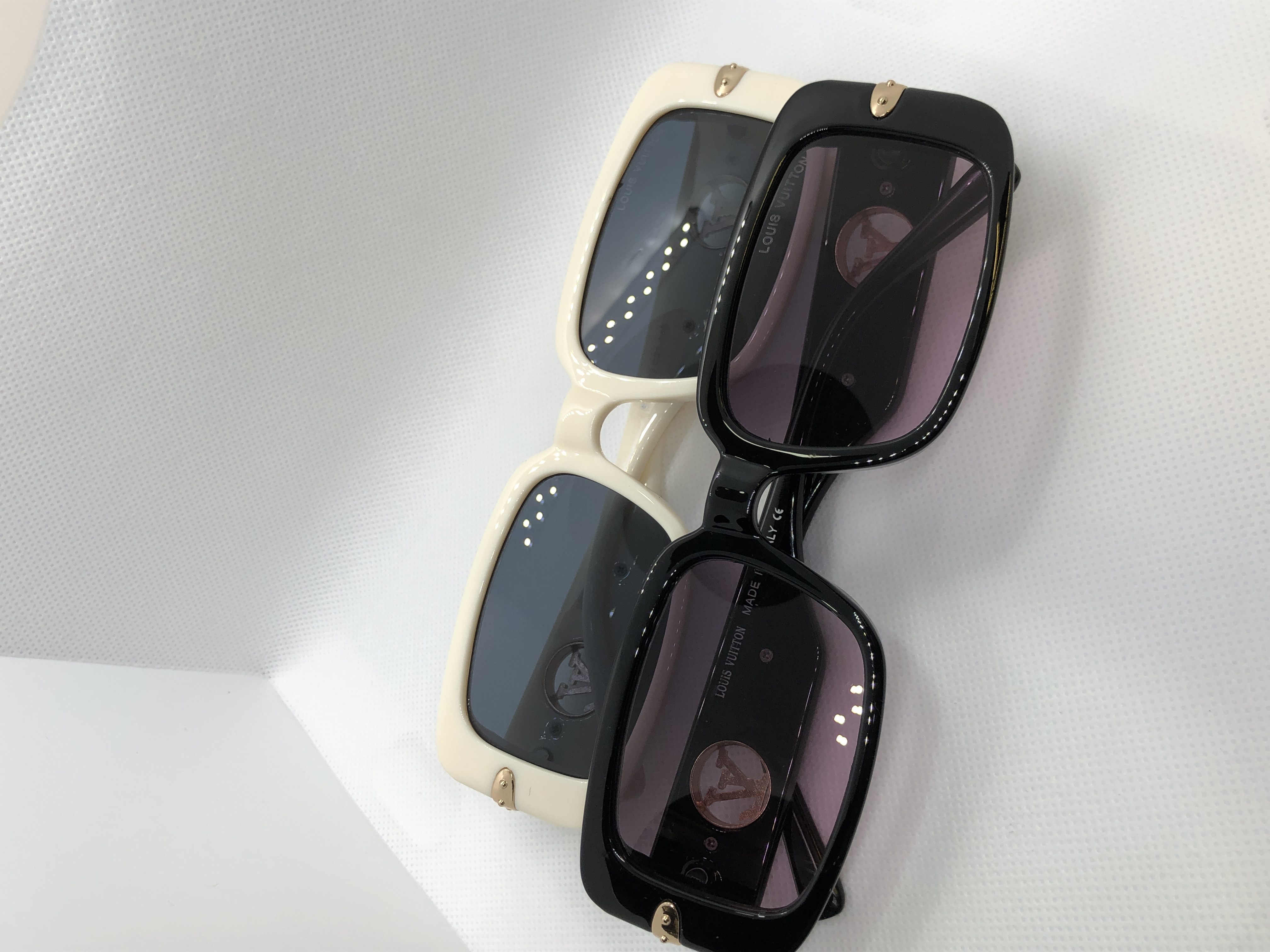 عینک لویس ویلتون یووی ۴۰۰