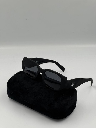 عینک پرادا ترند