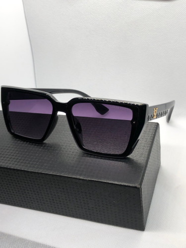 عینک دسته طرحدار برند لوویس ویلتونuv400