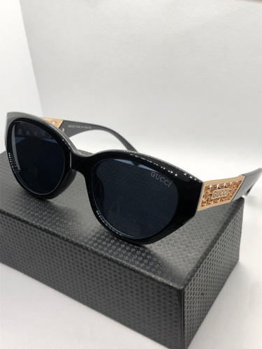 عینک شیک دسته طرحدار برند گوچیuv400